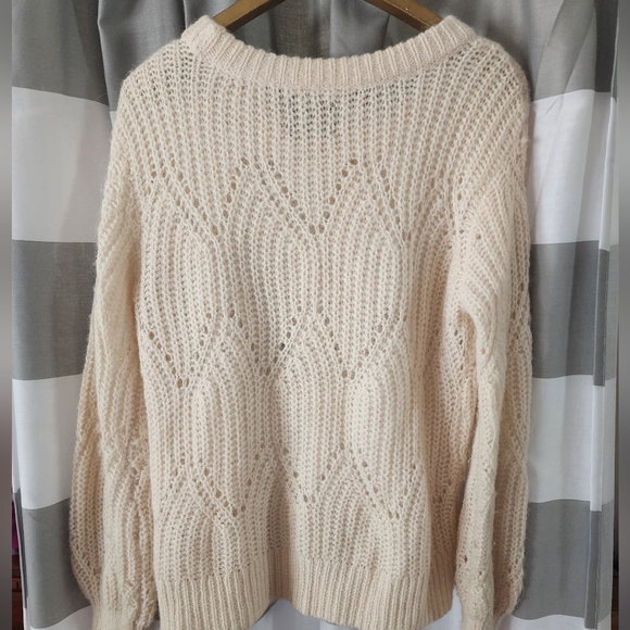 Abercrombie Cozy Cream Sweater - Picture 4 of 4